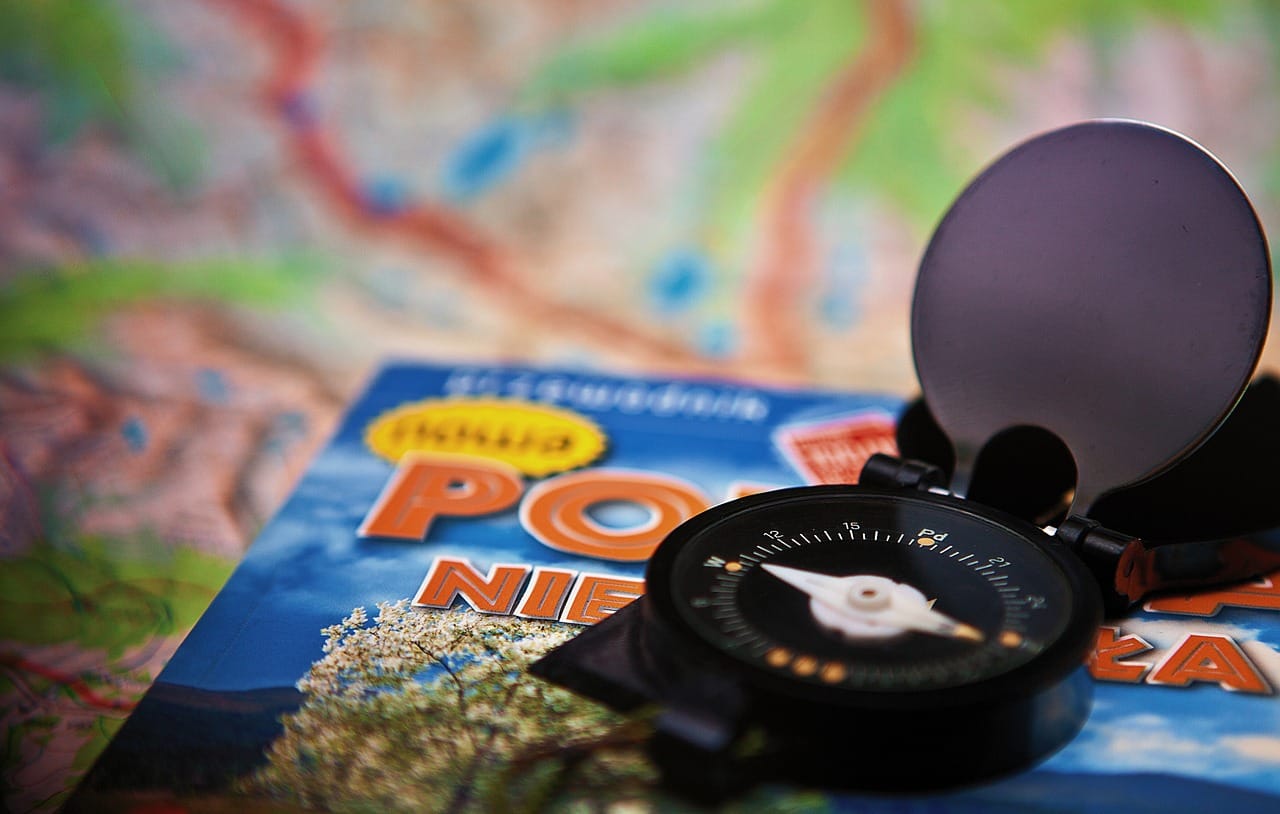 Ręcznie malowana ceramika z Fezu – tradycja i wzory